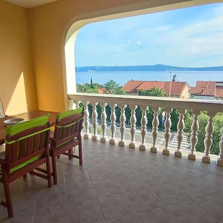 In Mit Schoener Terrasse By Interhome Case de vacanță *